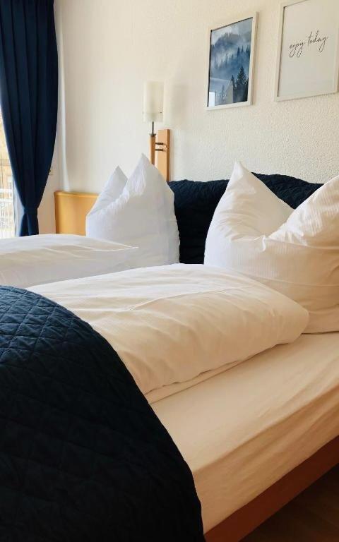 Am Landhaus - Gaestezimmer Walsheim Buitenkant foto