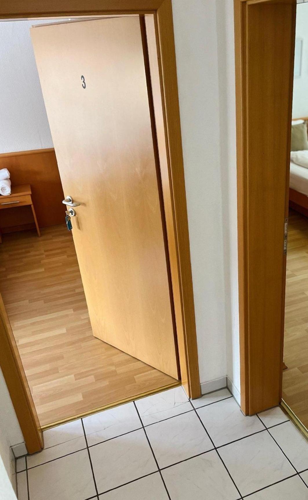 Am Landhaus - Gaestezimmer Walsheim Kamer foto